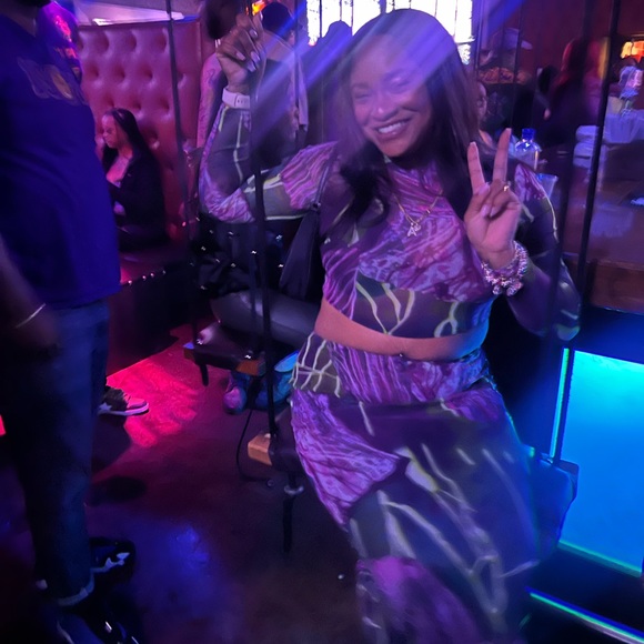 Hi, I’m Arista 💎🩷🛍️ Meet The Posher Update ⭐️ - Picture 5 of 11